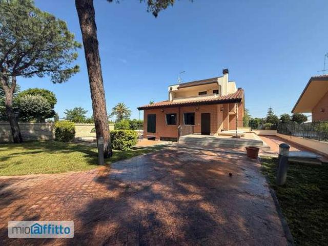 Villa Indipendente in affitto a Municipio Roma XI, Roma Capitale
