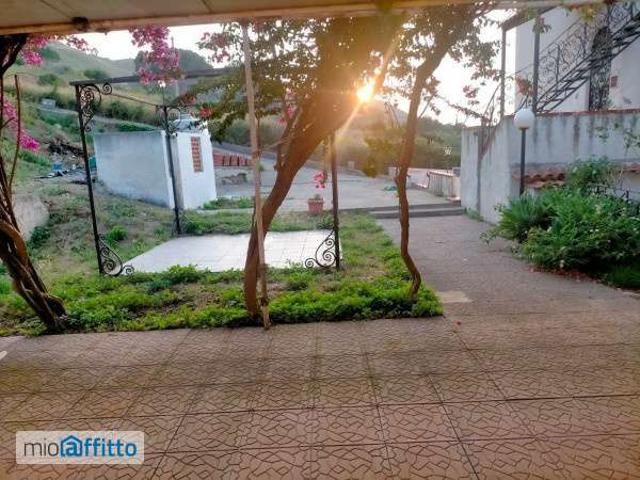 Villa Indipendente in affitto a Mortelle, Messina