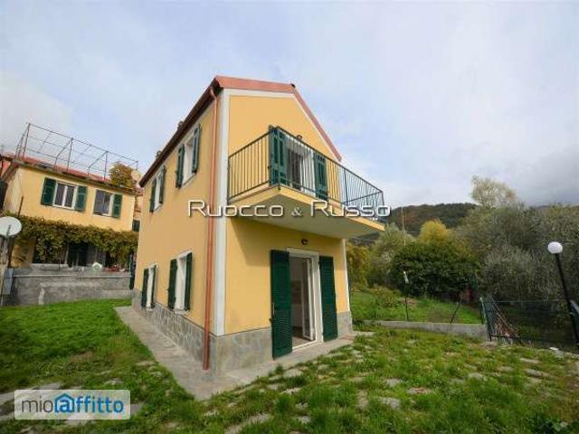 Villa Indipendente in affitto a Media Val Bisagno, Serra Riccò