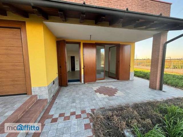 Villa Indipendente in affitto a Malagnino, Lombardia