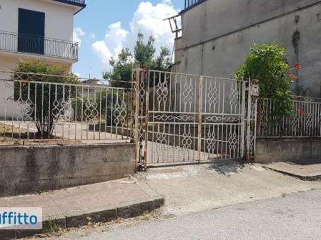 Villa Indipendente in affitto a Taurasi, Campania