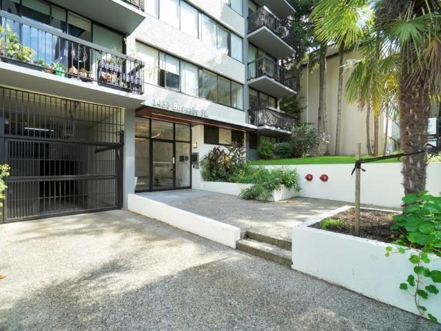 Apartment for rent in Davie Village, Vancouver