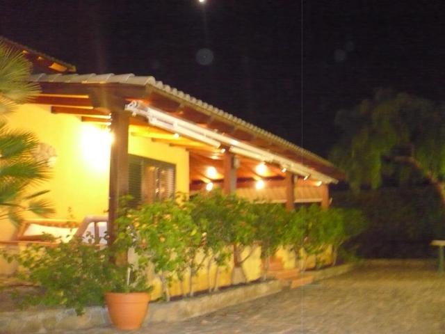 Villa Indipendente in vendita a Campofelice Di Roccella, Sicilia