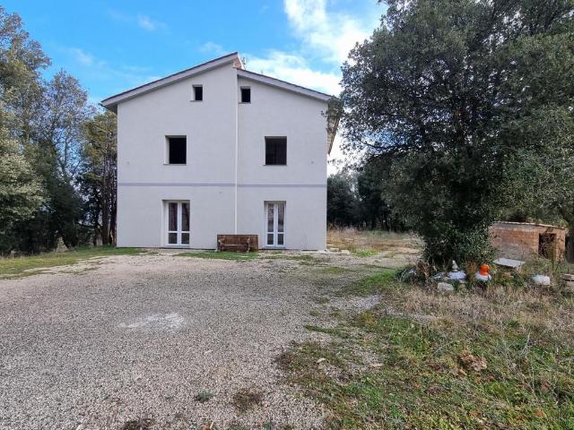 Casa in vendita a Larderello, Toscana