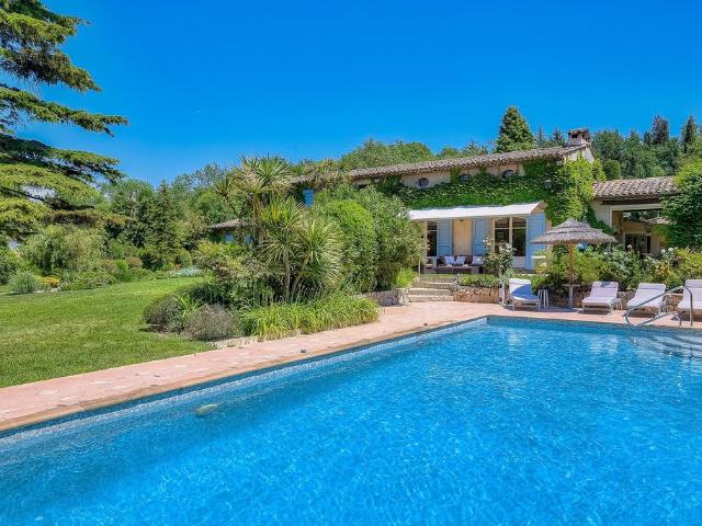 Villa vente à Grasse, Châteauneuf-grasse