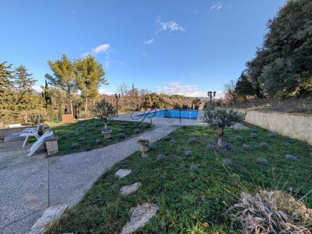 Villa vente à Apt, La Tour-d'aigues