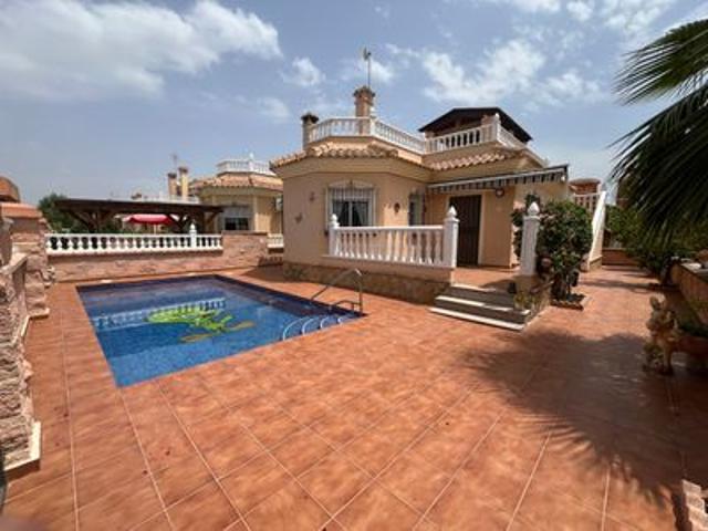 Villa en venta en Almoradí