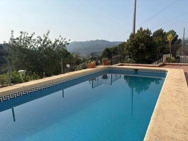 Villa en venta en Alcalalí