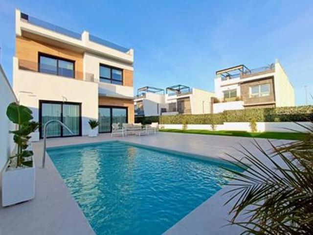 Villa en venta en Benijófar