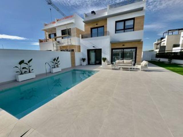 Villa en venta en Benijófar