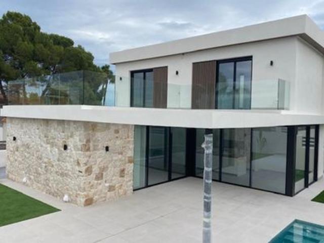 Villa en venta en Orihuela