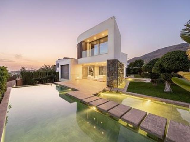 Villa en venta en Finestrat