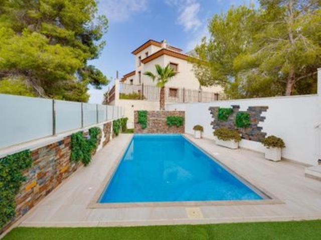 Villa en venta en Orihuela