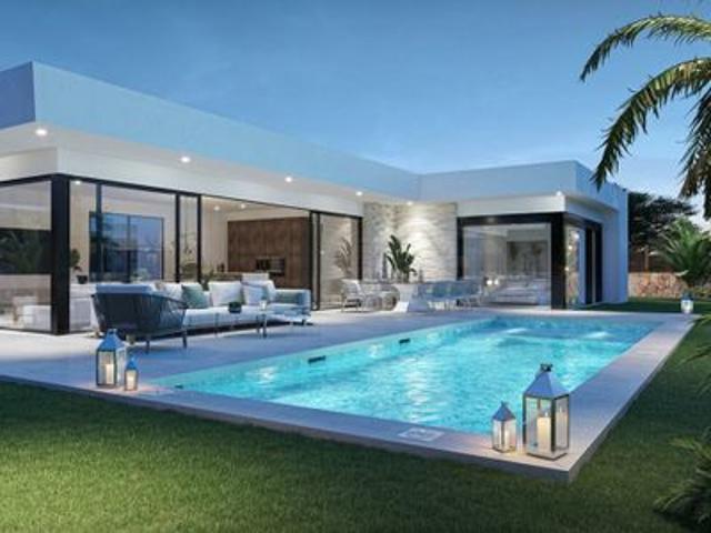 Villa en venta en San Miguel De Salinas