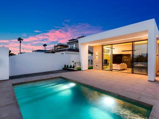 Villa en venta en Torrevieja