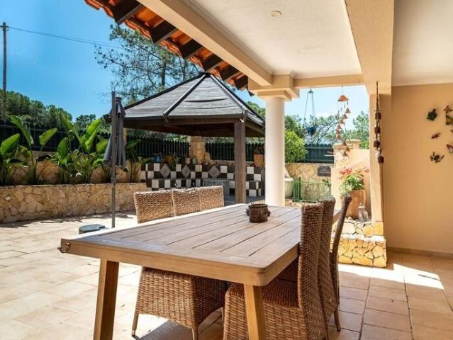 Vivenda venda em Albufeira e Olhos de Água, Albufeira