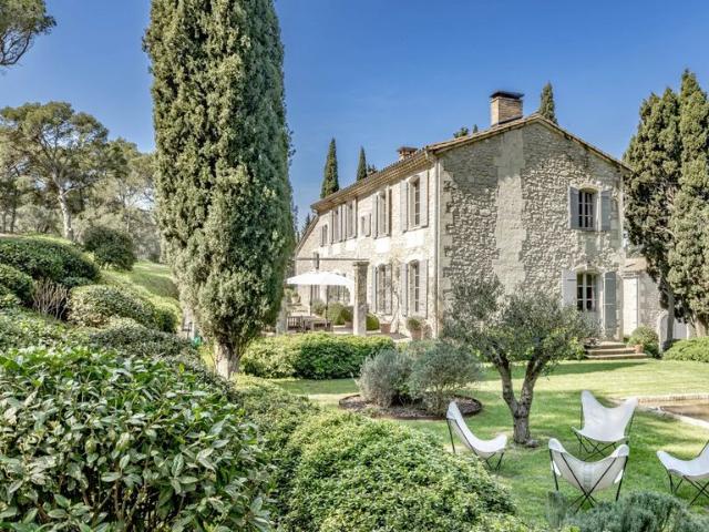 Villa vente à Saint-Étienne-du-Grès, Bouches-du-Rhône