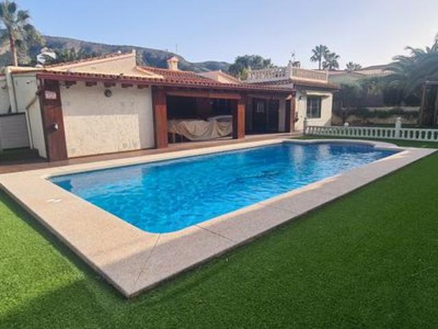 Villa en venta en Altea