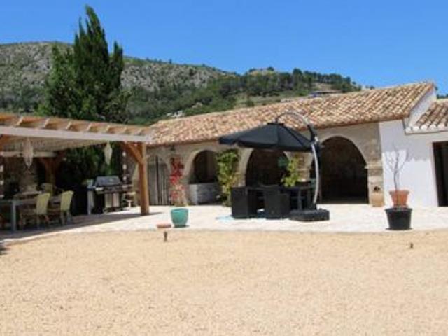 Villa en venta en Alcalalí