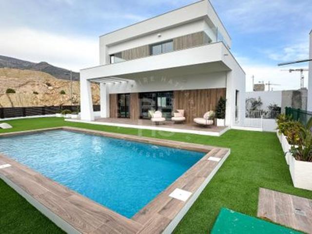 Villa en venta en Benidorm