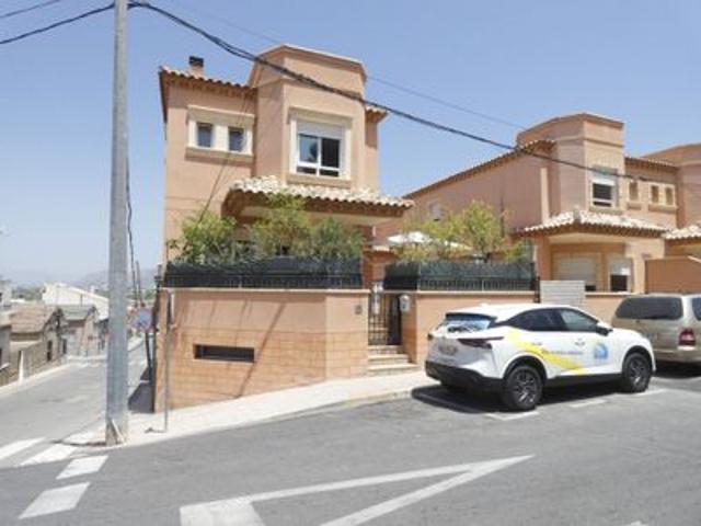 Villa en venta en Bigastro