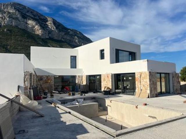 Villa en venta en Dénia