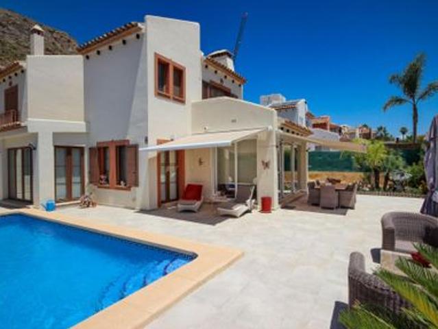 Villa en venta en Finestrat
