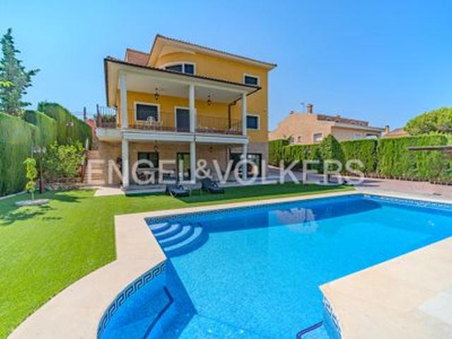 Villa en venta en Mutxamel