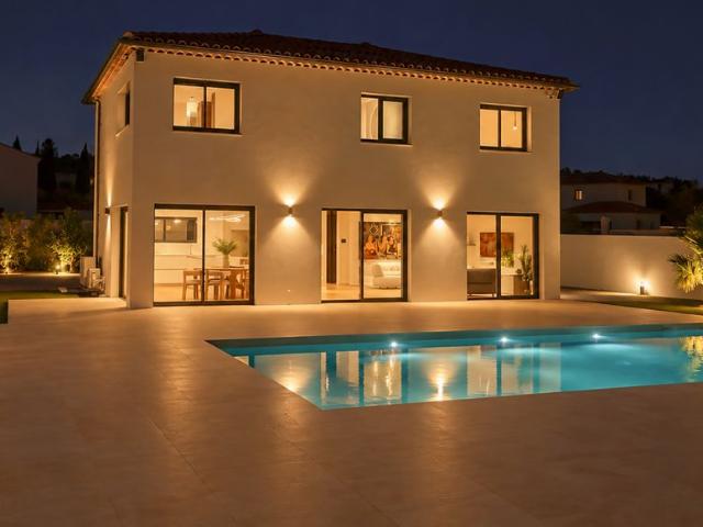 Villa vente à Arrondissement de Toulon, La Crau