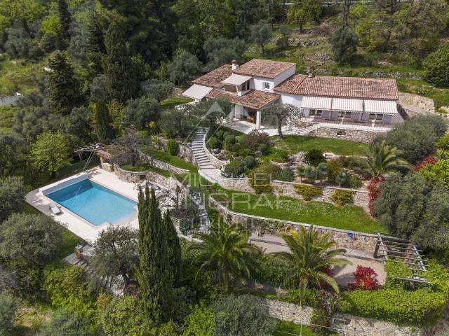 Villa vente à Grasse, Châteauneuf-grasse