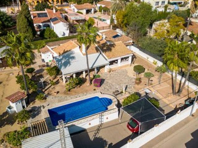 Chalet en venta en L'alfàs Del Pi