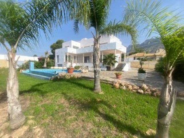 Villa en venta en Altea
