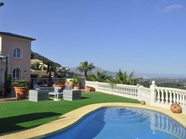 Villa en venta en Dénia
