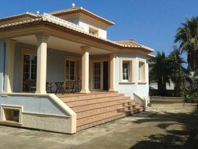 Villa en venta en Dénia
