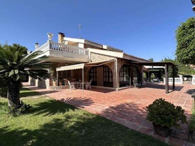 Villa en venta en Elche