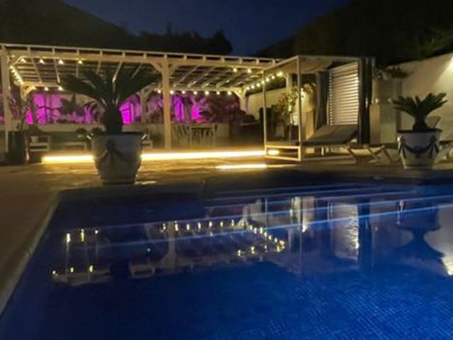 Villa en venta en La Nucia