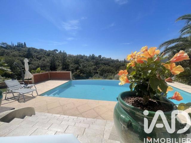 Villa vente à Arrondissement de Toulon, La Londe-les-maures