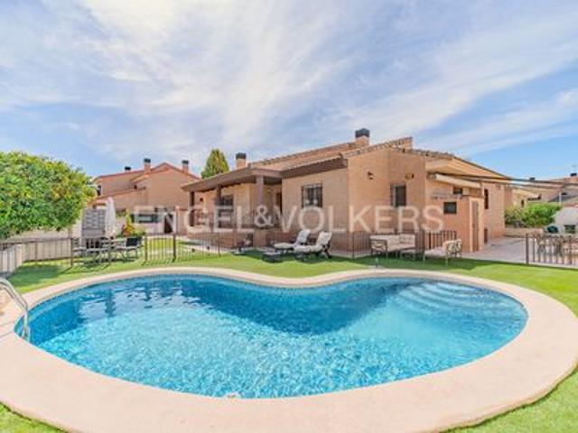 Villa en venta en Mutxamel