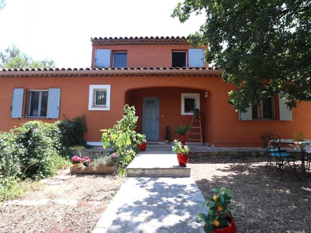 Villa vente à France métropolitaine, Cuers