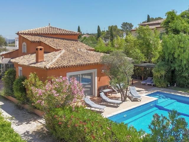 Villa vente à Arrondissement de Toulon, La Crau