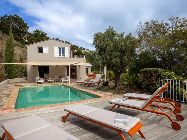 Villa vente à Arrondissement de Toulon, La Londe-les-maures