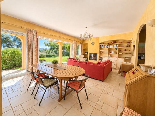 Villa vente à Arrondissement de Toulon, La Londe-les-maures