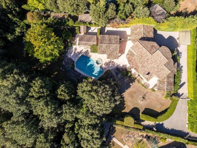 Villa vente à France métropolitaine, Roquefort-les-pins