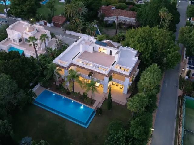 Chalet en venta en Atalaya, Costa del Sol Occidental