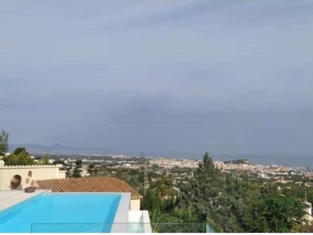Casa en alquiler en Dénia