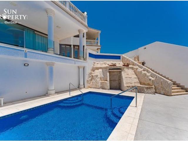 Casa en venta en La Caleta, Adeje