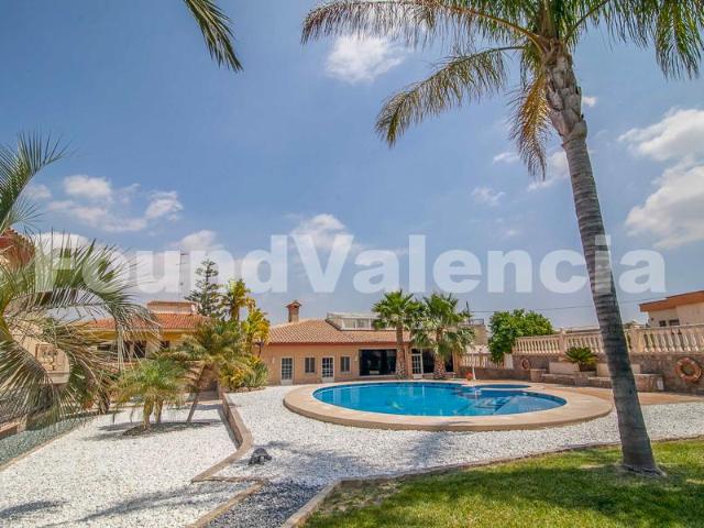 Casa en venta en el Camp de Túria, Valencia