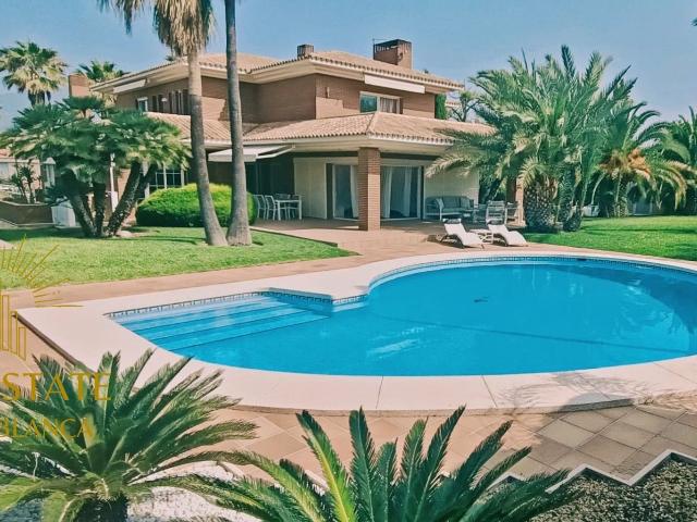Chalet en venta en la Marina Baixa, Valencia