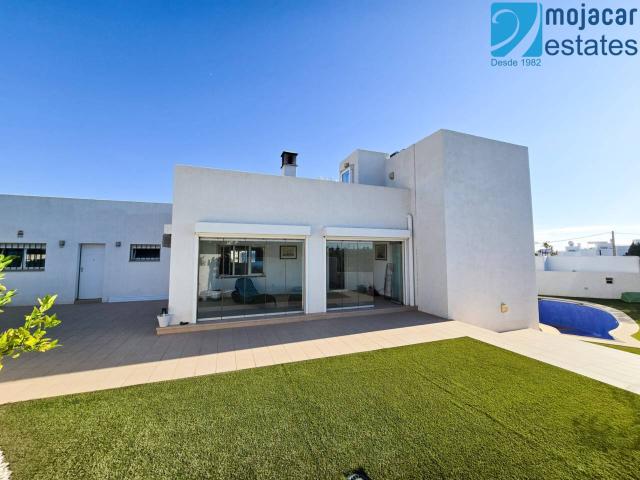 Chalet en venta en Vista de los Ángeles-Rumina, Mojácar