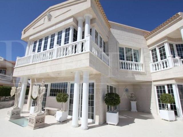 Casa en venta en La Caleta, Adeje